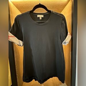 Burberry XL Women’s Black T Shirt with Printed Sleeves